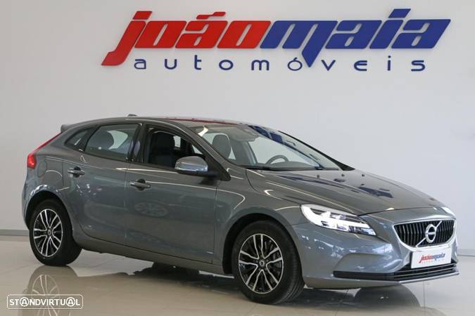 Volvo V40 2.0 D3 Momentum - 1