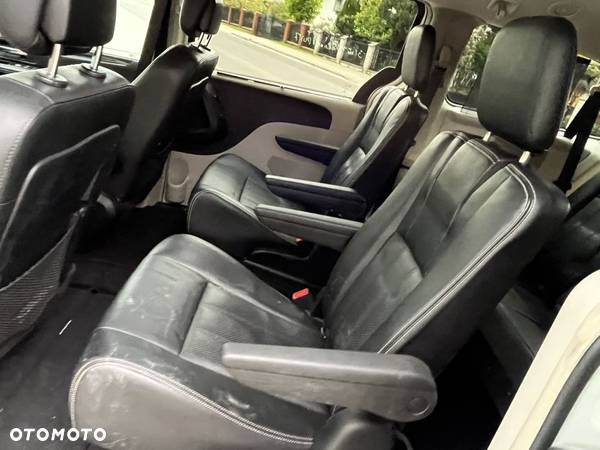 Chrysler Town & Country 3.6 Touring - 20