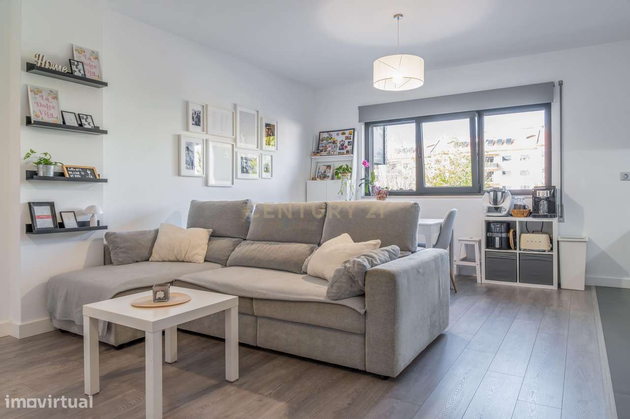 Apartamento T2 com parqueamento e arrecadação na Urbanização Val'Flore - Grande imagem: 3/30