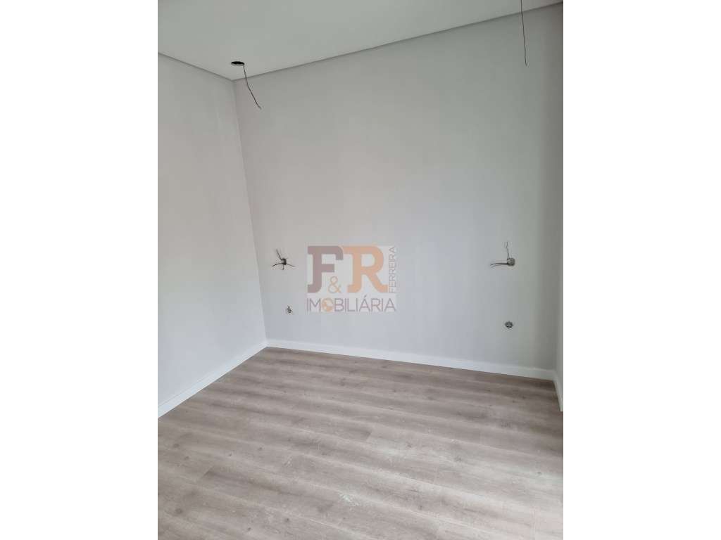 Moradias Geminada DuplexT3 com Pérgola. Pinhal do General. Fernão F...-21