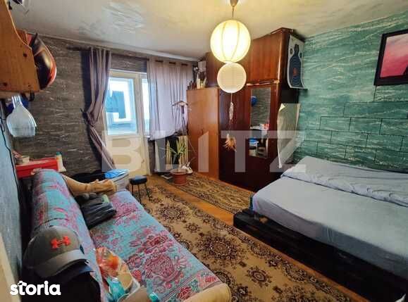 Apartament de 2 camere, decomandat, 46 mp, 2 balcoane, zona Parang