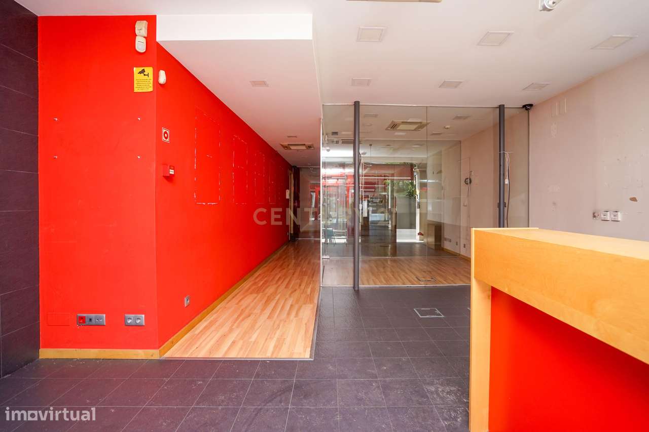 Loja para arrendamento no centro da Lousã - Grande imagem: 4/24