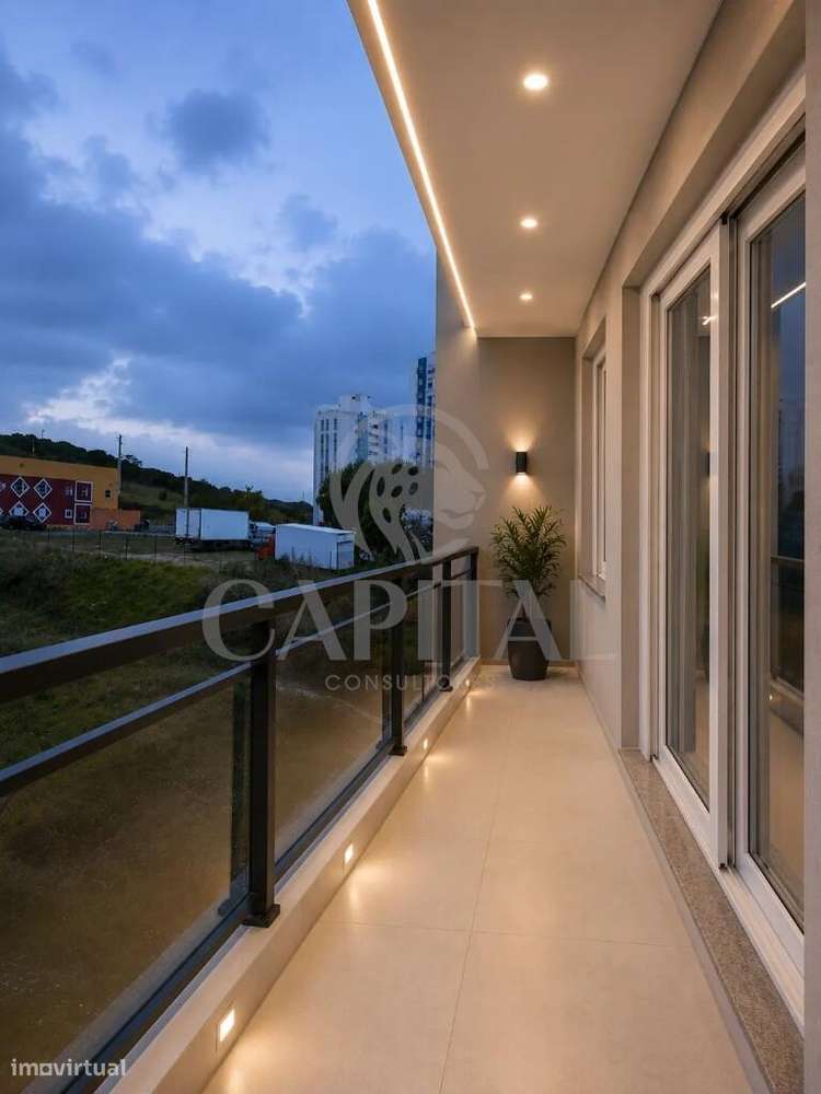 Apartamento moderno a estrear com excelente exposição solar, varanda e-14