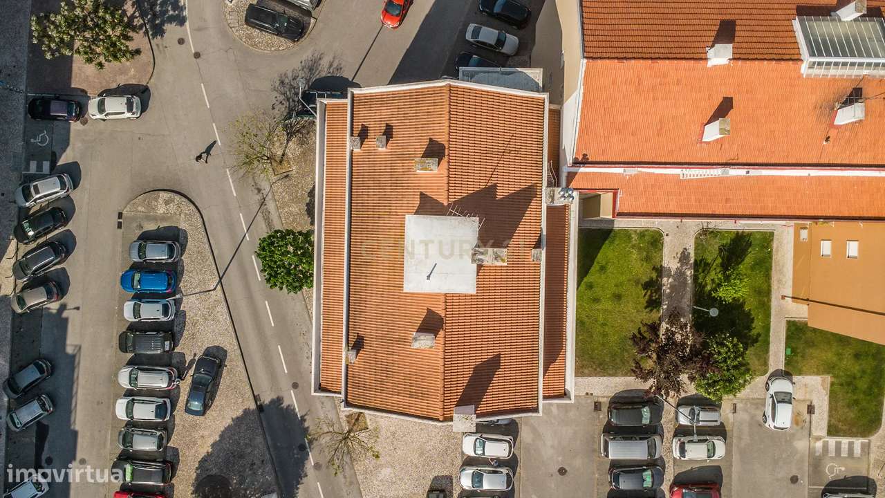Apartamento T3 em Amora, Seixal - Oportunidade Única!-38