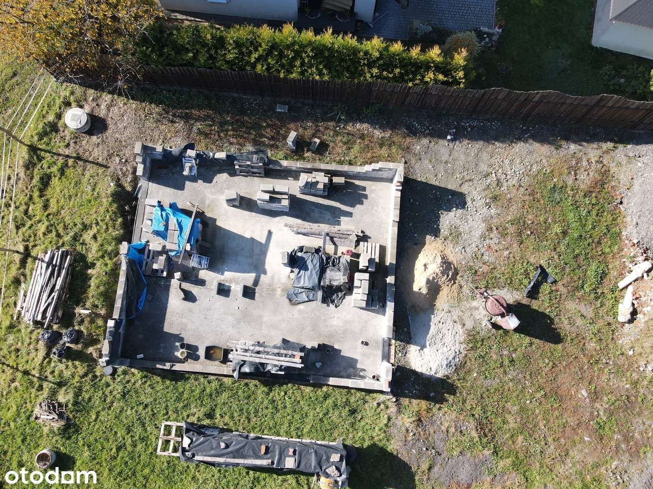 Na sprzedaż działka z rozpoczętą budową przy Jeziorze M. w Czernichów.-12