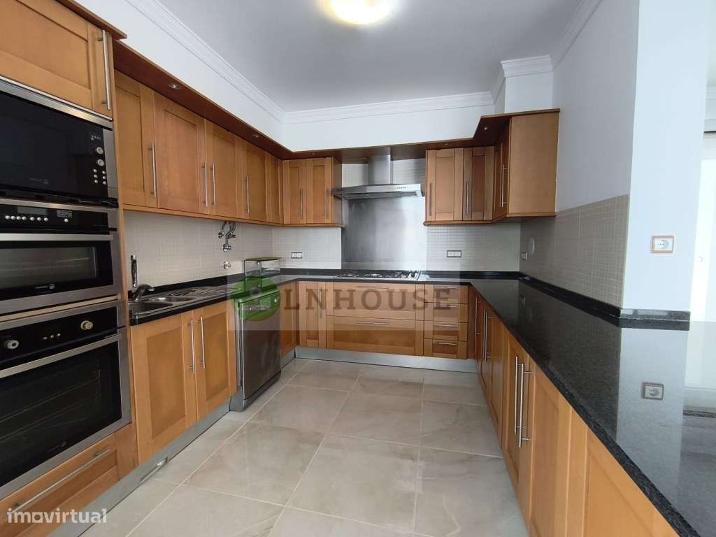 Moradia T4 com piscina e garagem - Castro Marim-14