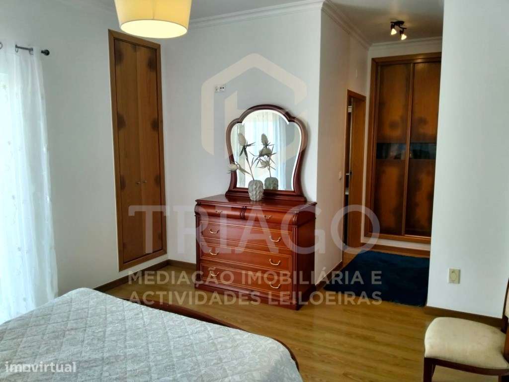 Moradia T4 Isolada-23