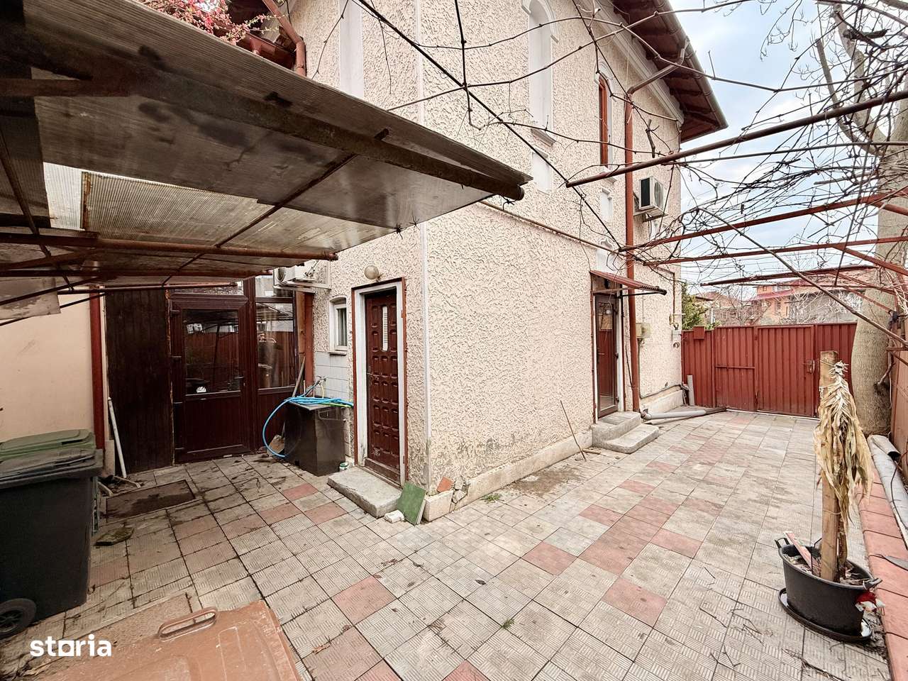 Vila 200 mp desfasurati cartier de case Belvedere Regie-14