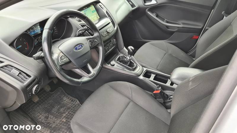 Ford Focus 1.5 TDCi SYNC Edition - 13