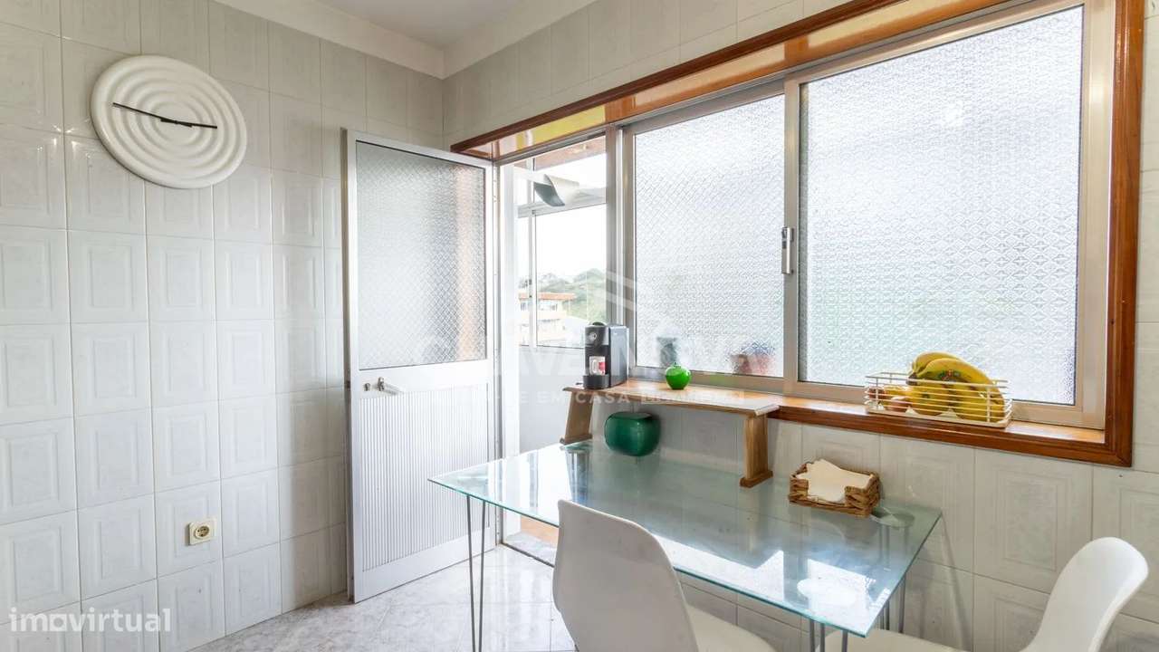 Apartamento T2 com Varanda e Garagem em Gondomar-15