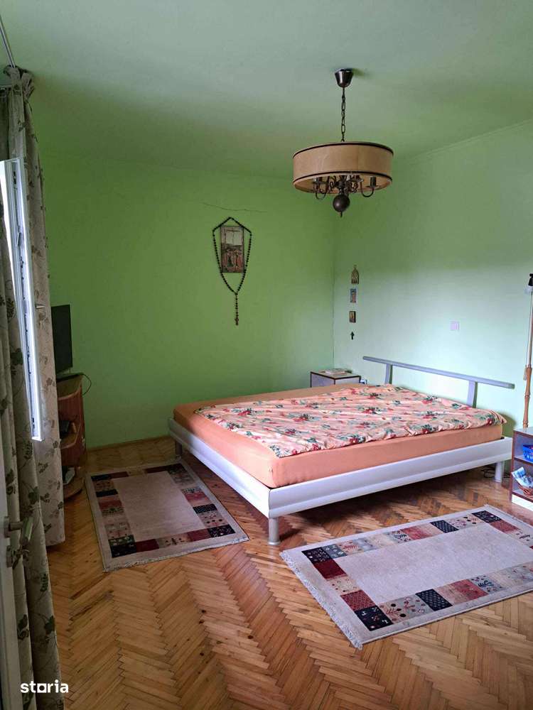 Casa cu 5 camere de vanzare , 14 MAI , 128.000 euro neg.-1