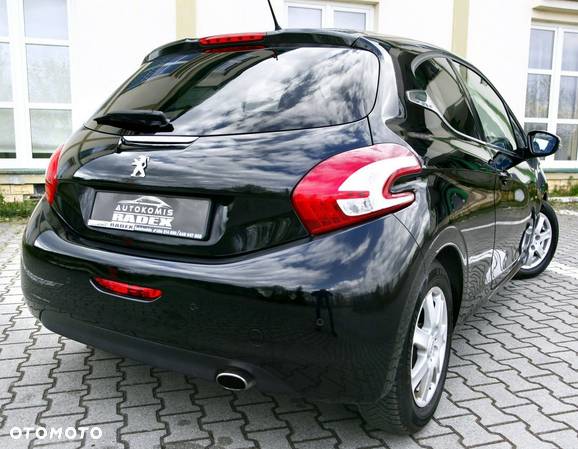 Peugeot 208 120 VTI Intuitive - 31