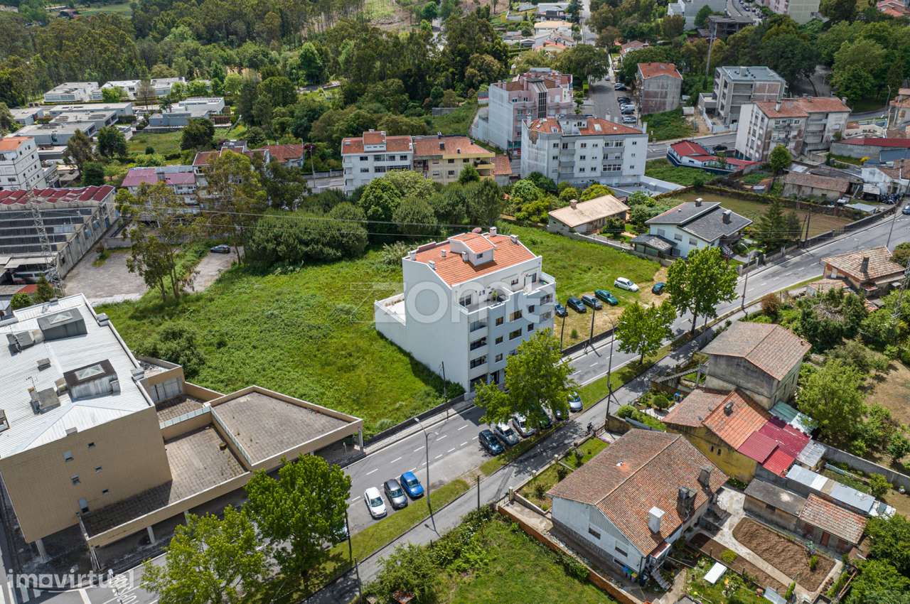 Terreno com capacidade construtiva no centro de São João da Madeira - Grande imagem: 5/14