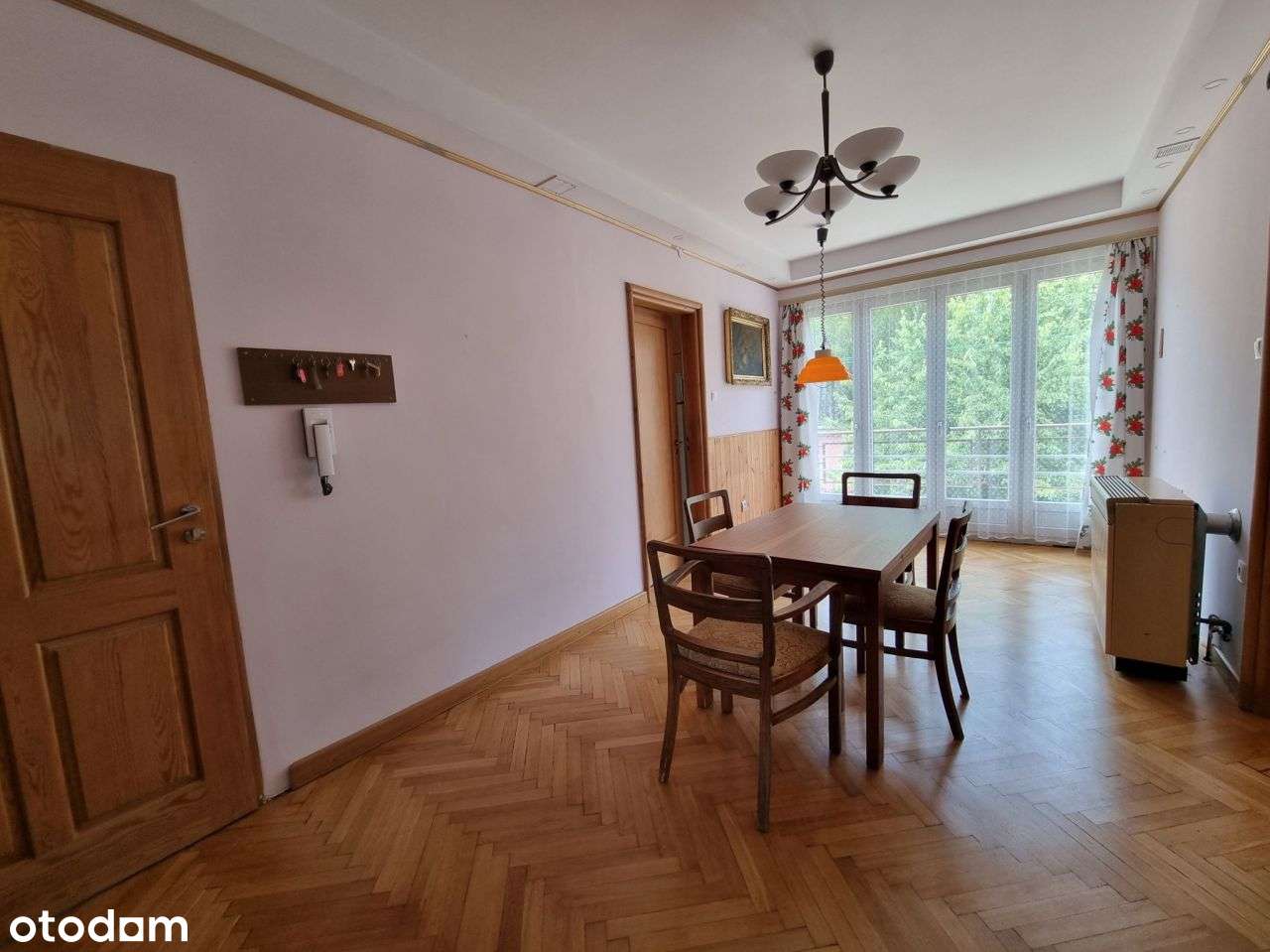 Piękna willa z dużą działką w samym centrum!-10