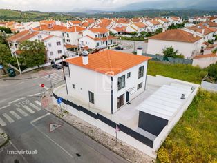 Moradia T4, Moderna em Torres Novas - Grande imagem: 2/26