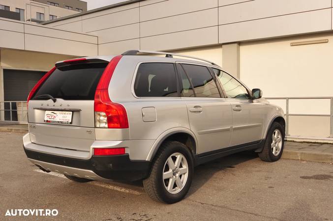 Volvo XC 90 D5 AWD Geartronic Momentum - 4