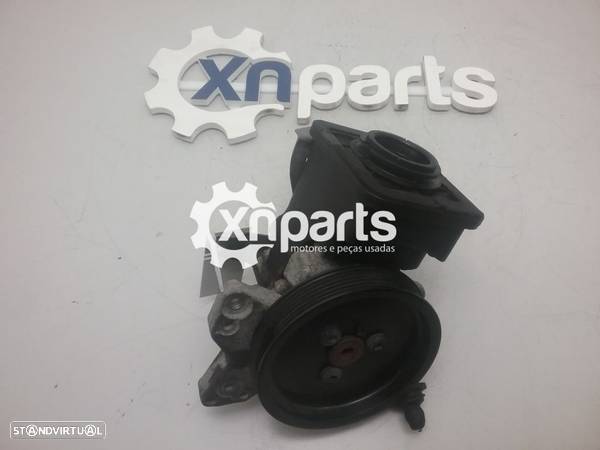 Bomba direcção assistida BMW X3 (E83) 2.0 d | 11.03 - 08.07 Usado REF. MOTOR M47... - 1