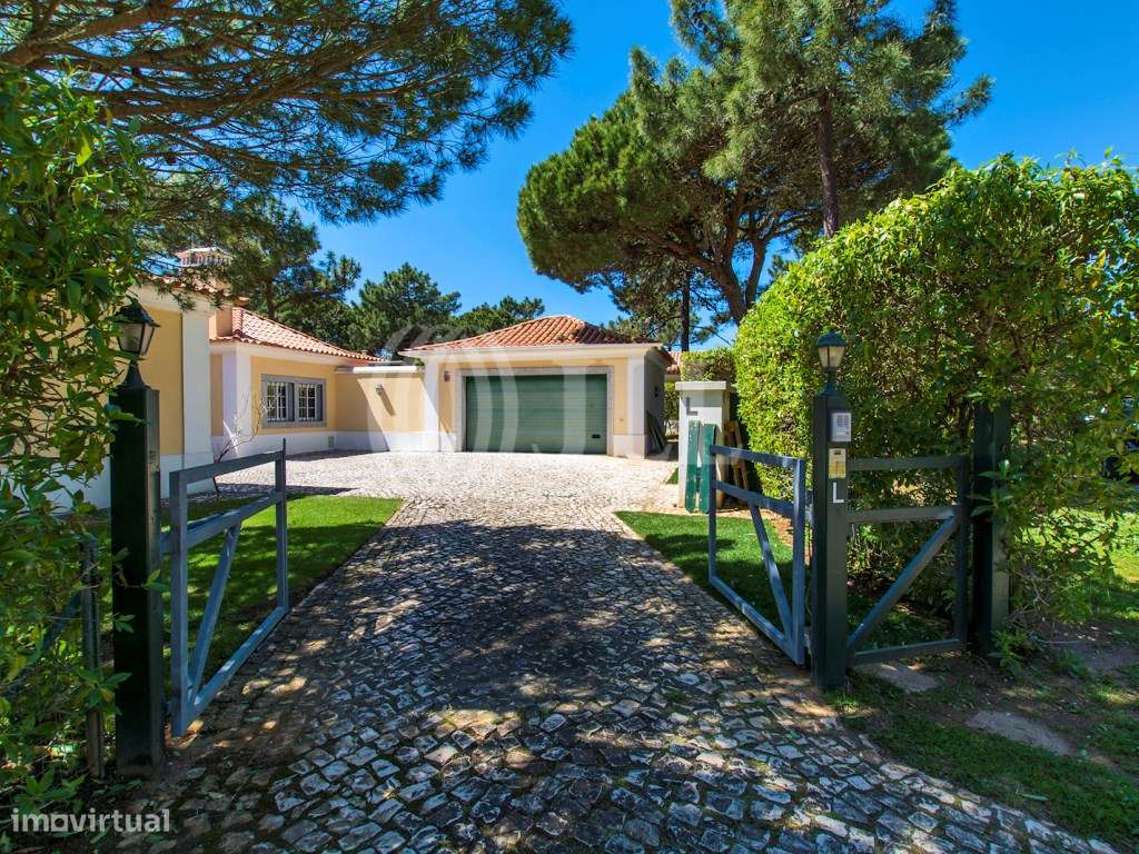 Moradia T3+1 com piscina, na Quinta da Marinha, Cascais. - Grande imagem: 2/20