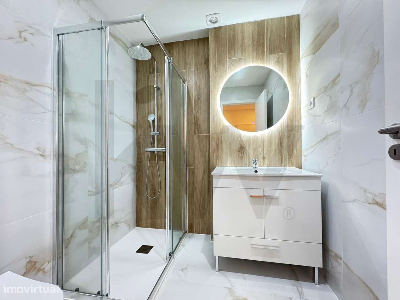 T2 com Pátio Privativo nas Mercês – O Seu Refúgio ao Ar Livre-10