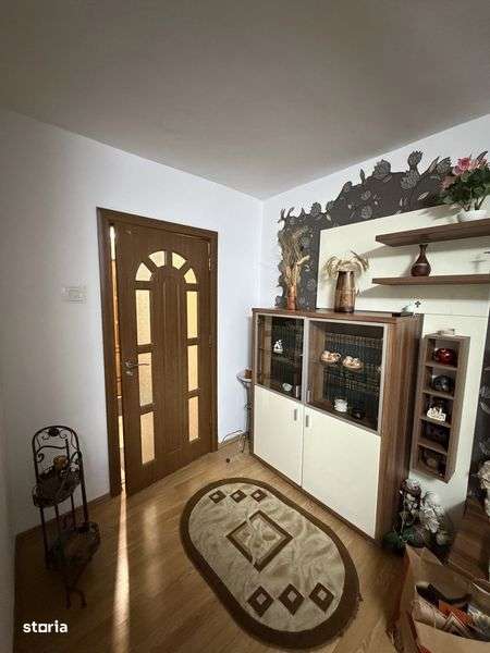 Apartament cu 3 camere complet mobilat in zona Podul Gruii - Imagine principală: 4/8