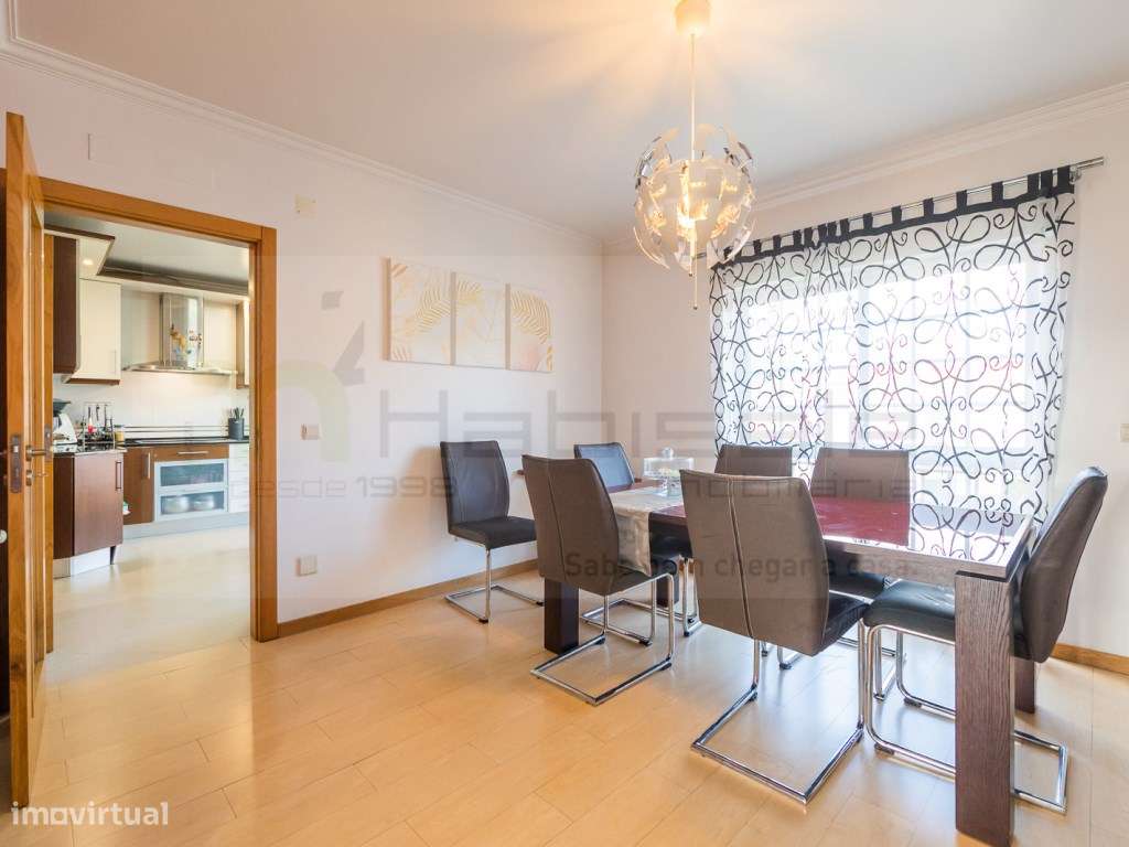 Moradia T5 com Jardim, Garagem ampla e Espaço para Piscina-5