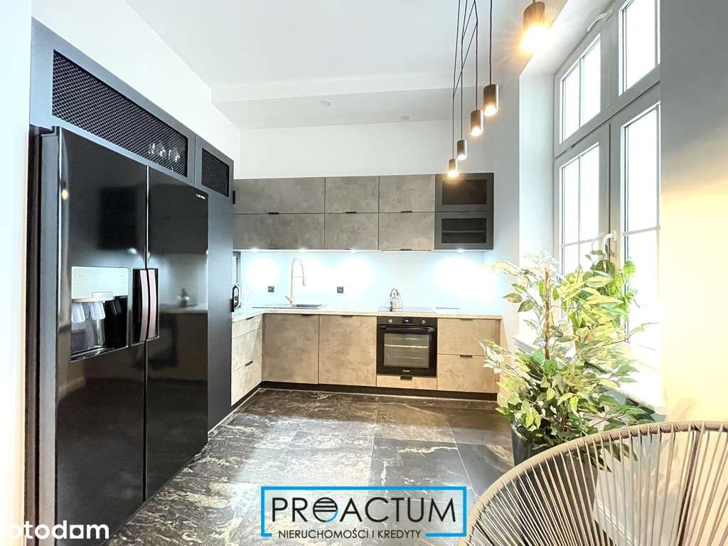 Mieszkanie w zabytkowej kamienicy-winda-balkon - Pełny obrazek: 1/18