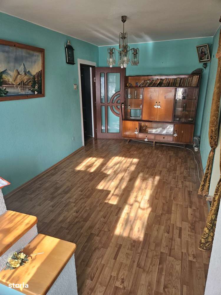 Apartament 3 camere zona Primaverii /Scoala 12 , etaj 4 cu sarpanta-9