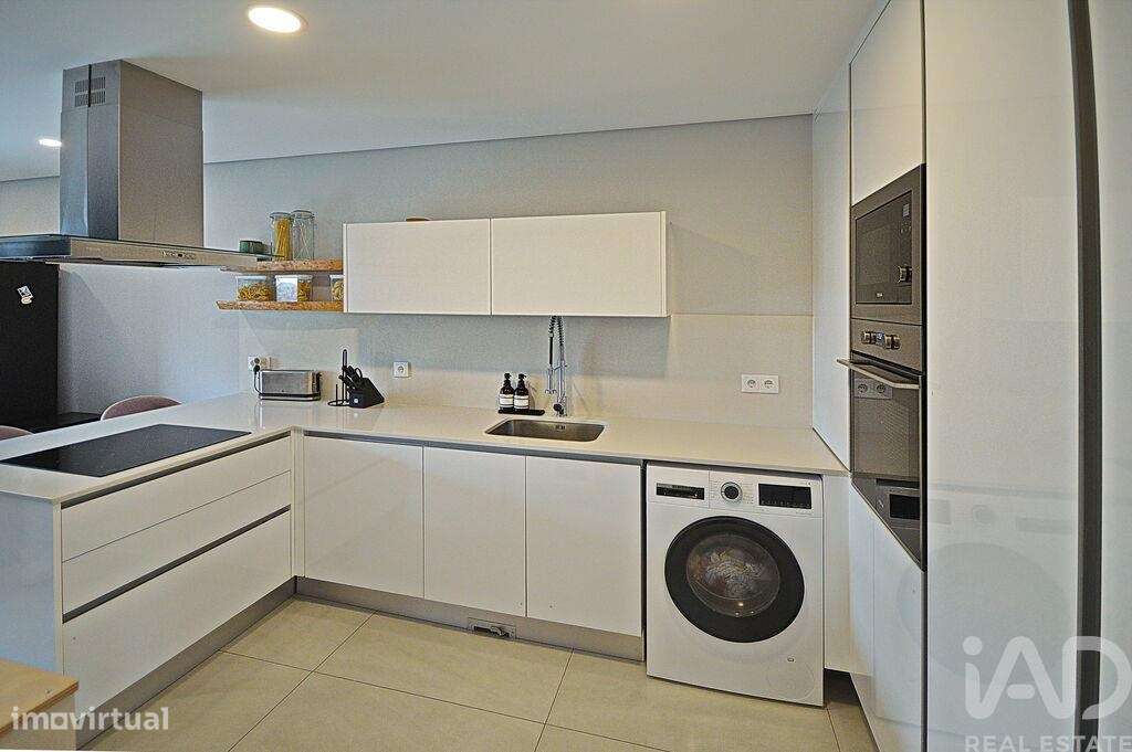 Moradia geminada T4 em Fernão Ferro de 207 m2 - Grande imagem: 4/32