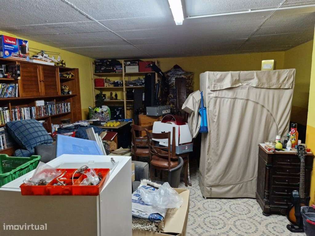 Moradia de 3 Pisos Com Garagem e Aproveitamento de Sótão-19