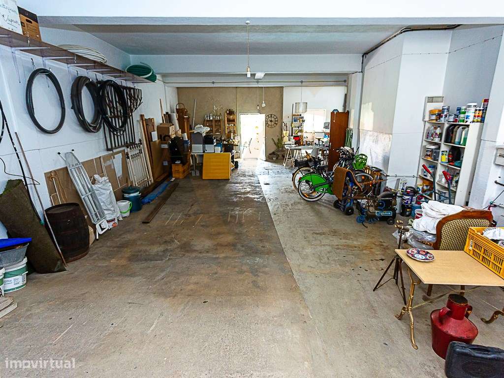 Moradia com Garagem, Piscina, Jardim e amplos Terraços, para venda ...-48