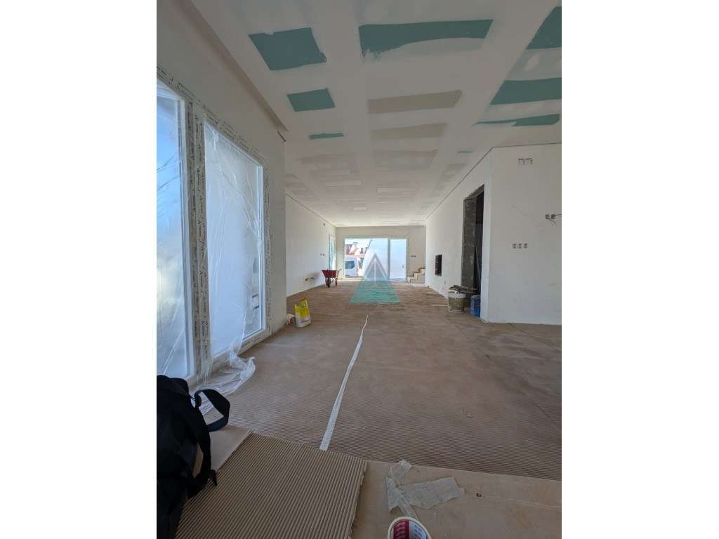 Isolada com otimos acabamentos, próximo das praias *** Garagem *** ... - Grande imagem: 4/27