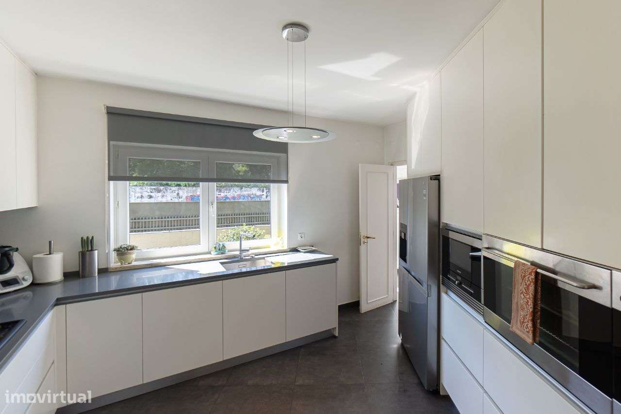 Moradia totalmente remodelada na melhor zona das Antas-16