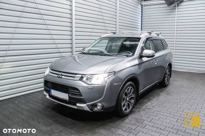 Mitsubishi Outlander 2.2 DI-D 4WD Automatik Intense - 3