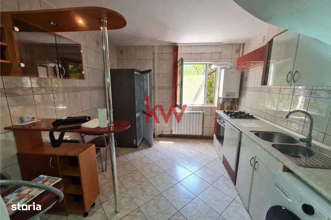 Apartament cu 3 camere in Podu Ros, Rond, et.1-0