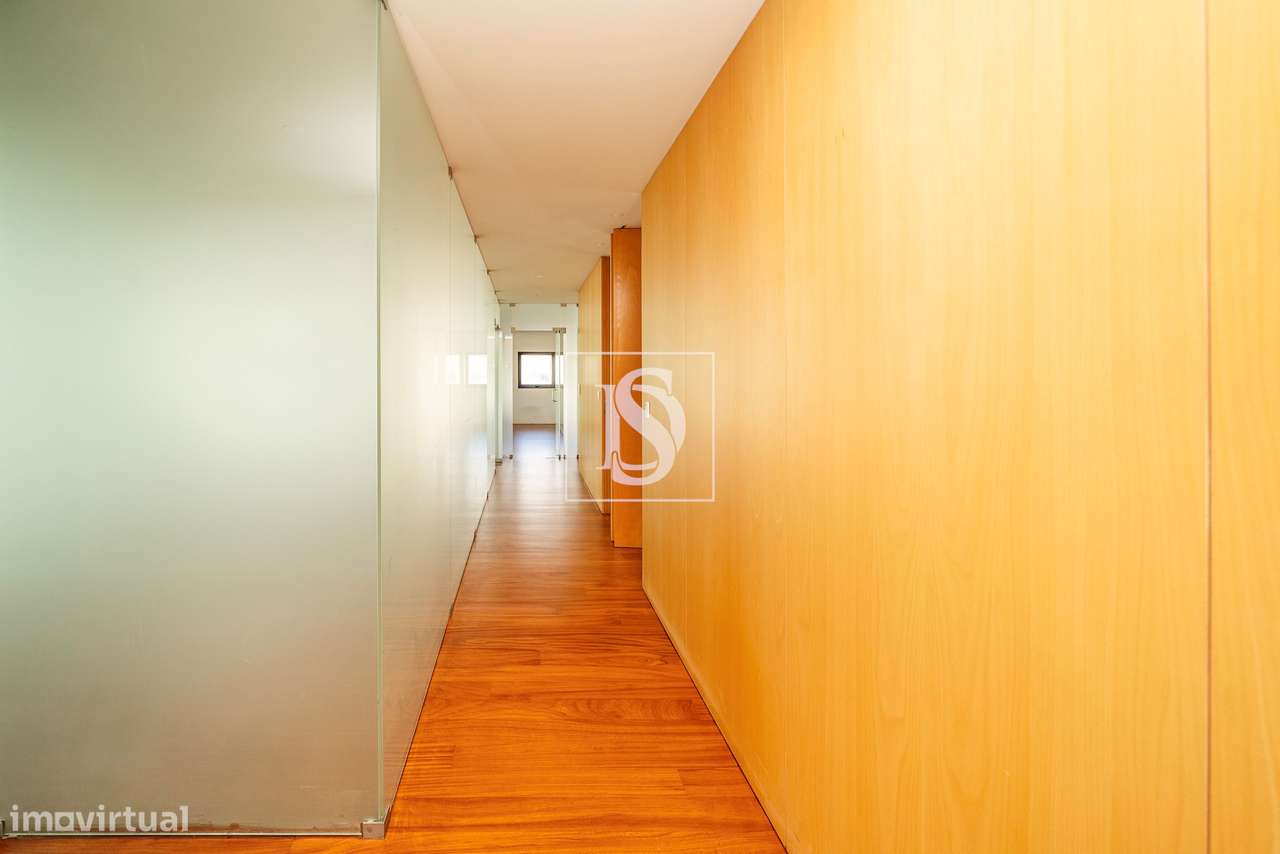 Loja 141m2 na Praça da Justiça, em frente ao Tribunal, Braga-15