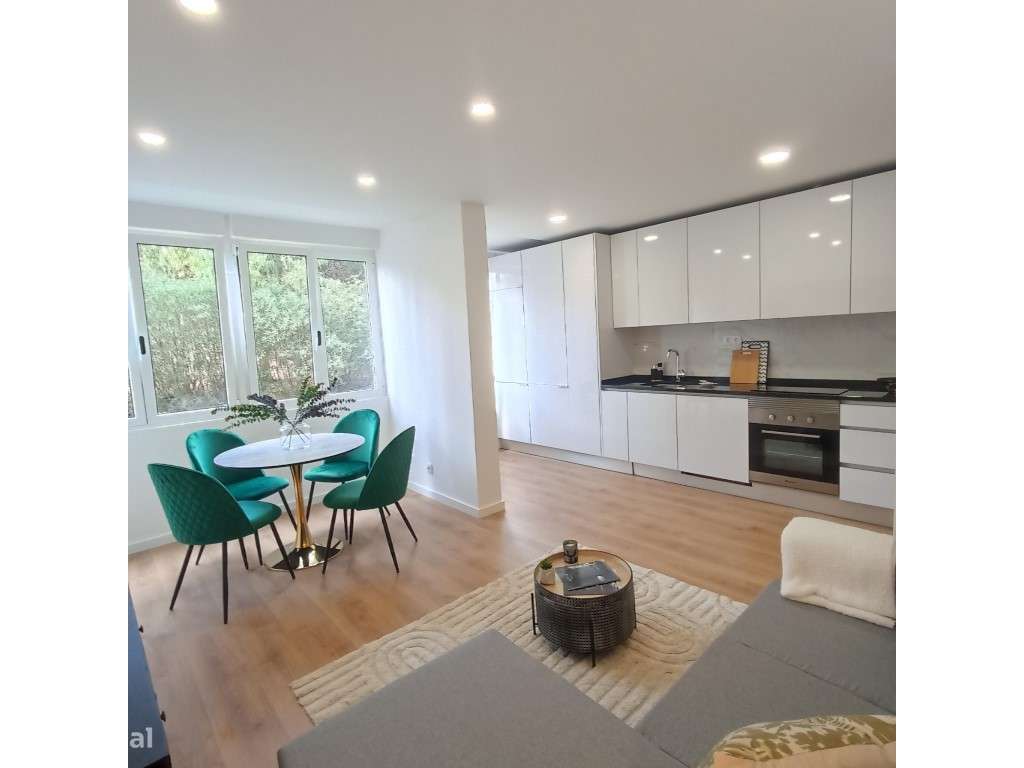 Apartamento T2 S. D. Benfica - Renovado-6