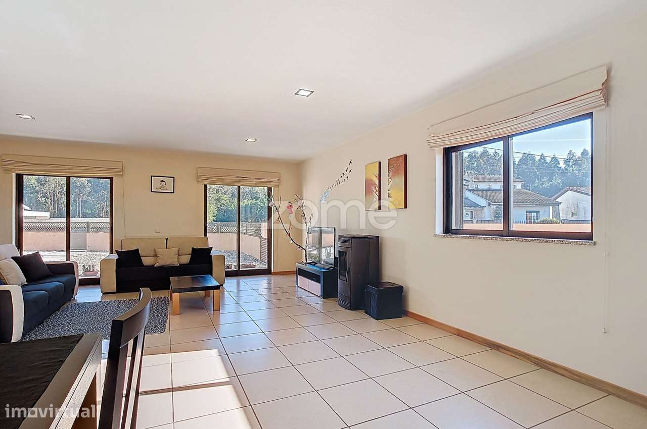 Excelente Moradia T5 + 1 em Vagos-13