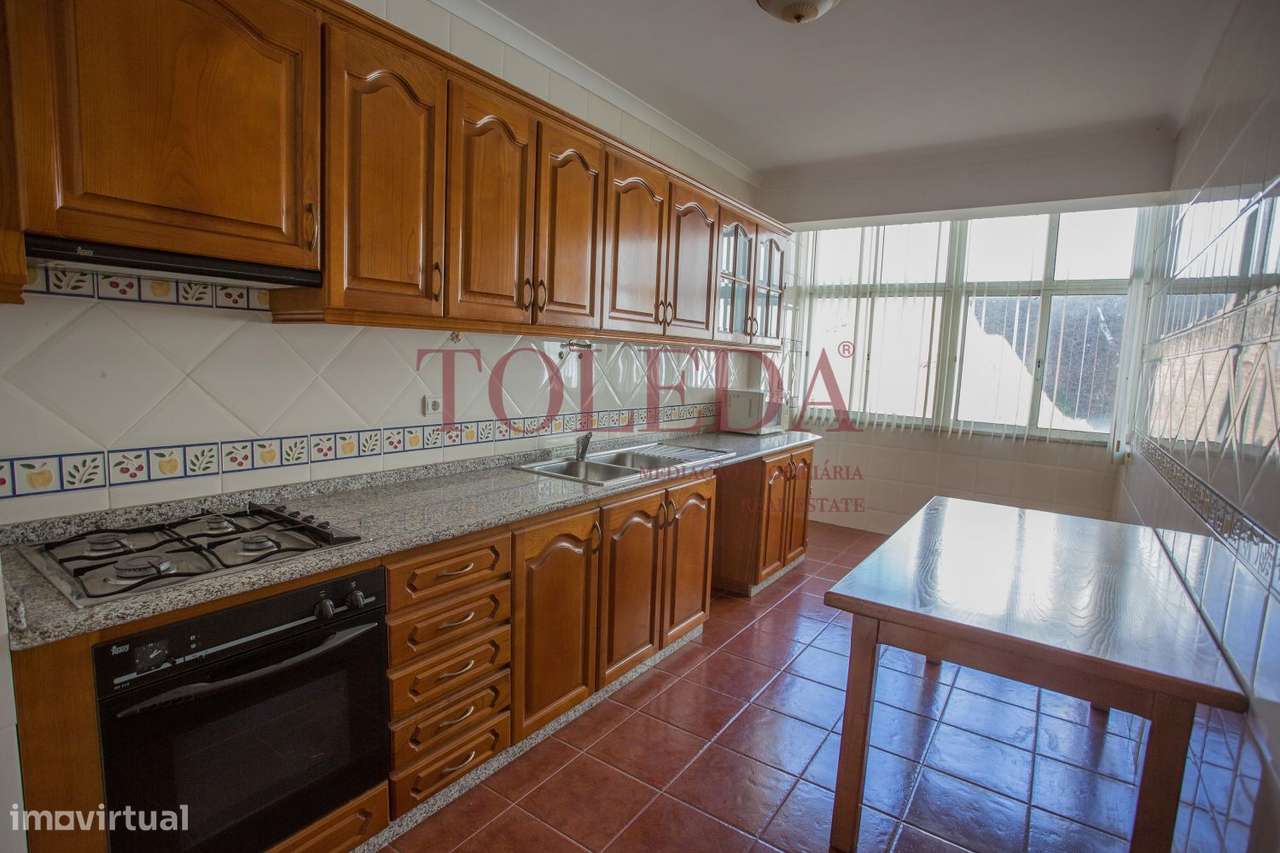 T3 com Lareira, Varanda, Boas áreas-10