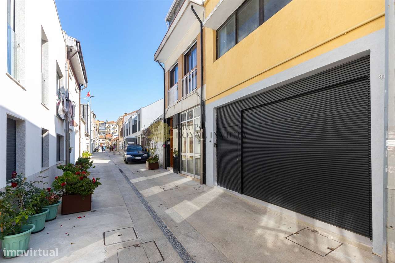 Apartamento T2 Reabilitado no Bonfim – Viva com Estilo no Coração do P - Grande imagem: 2/23