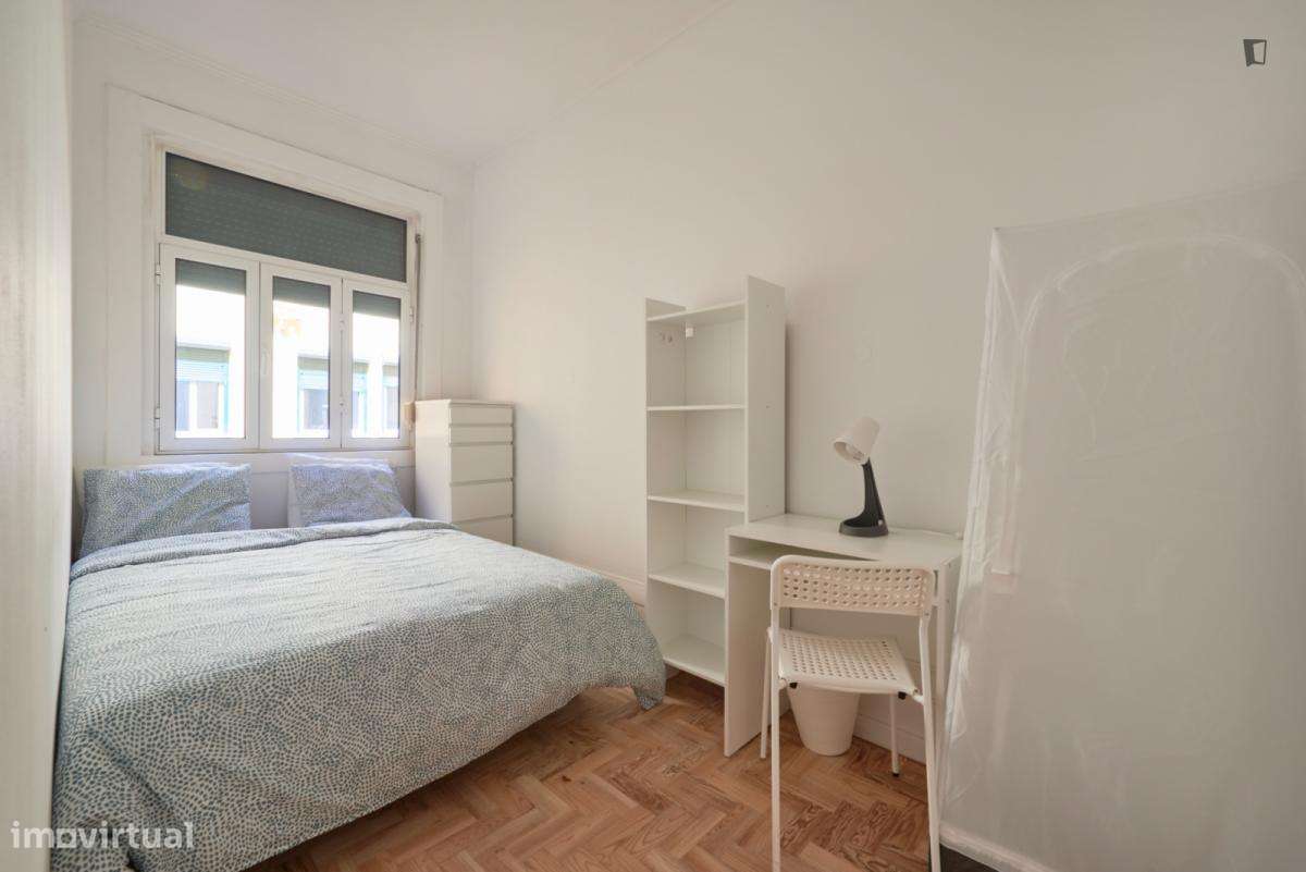 Quarto - localizado em Marquês de Pombal Lisbon - Grande imagem: 3/7