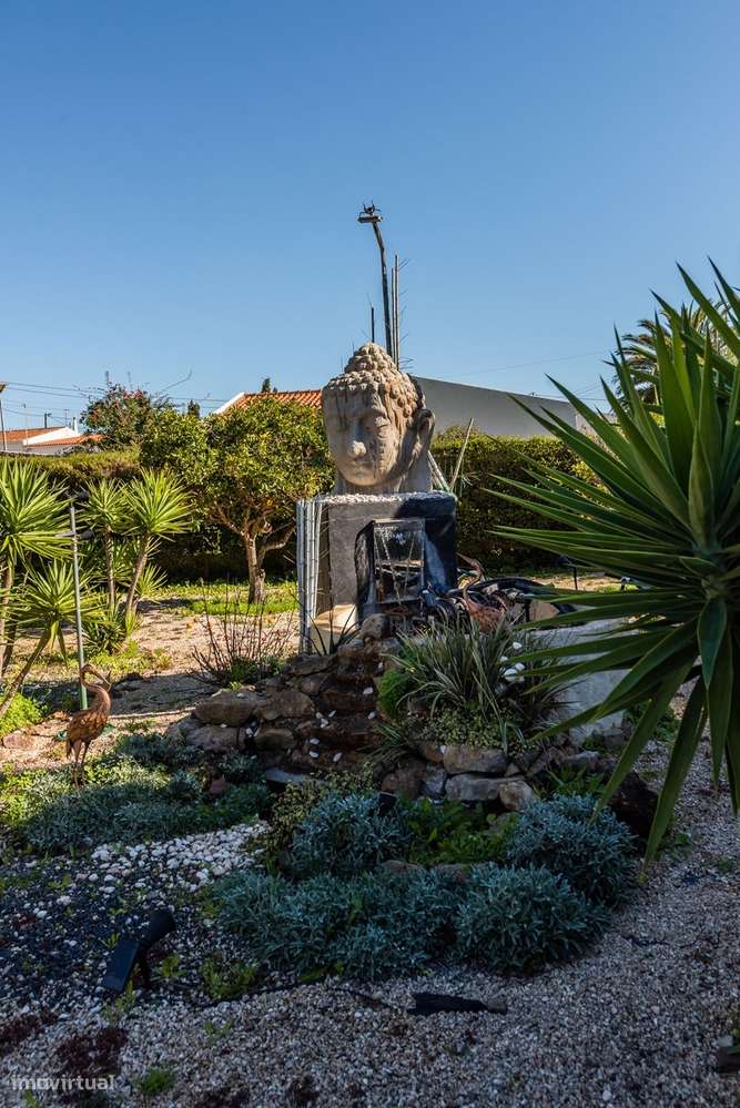 Casa tradicional reformada com grande jardim em Budens-13