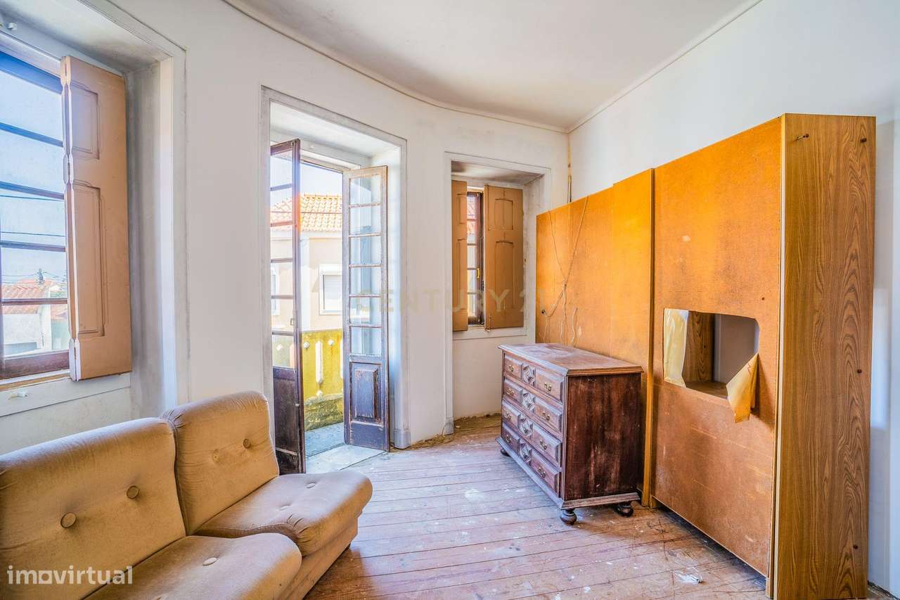 Moradia no Centro das Gaeiras. Uma casa única.-24