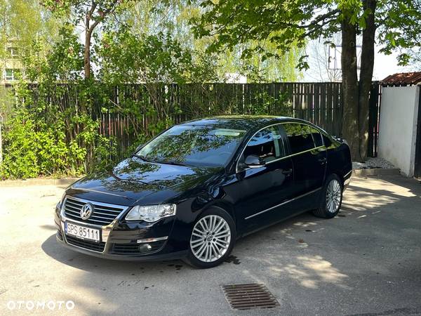 Volkswagen Passat 3.2 V6 FSI 4Mot Comfortline DSG - 2