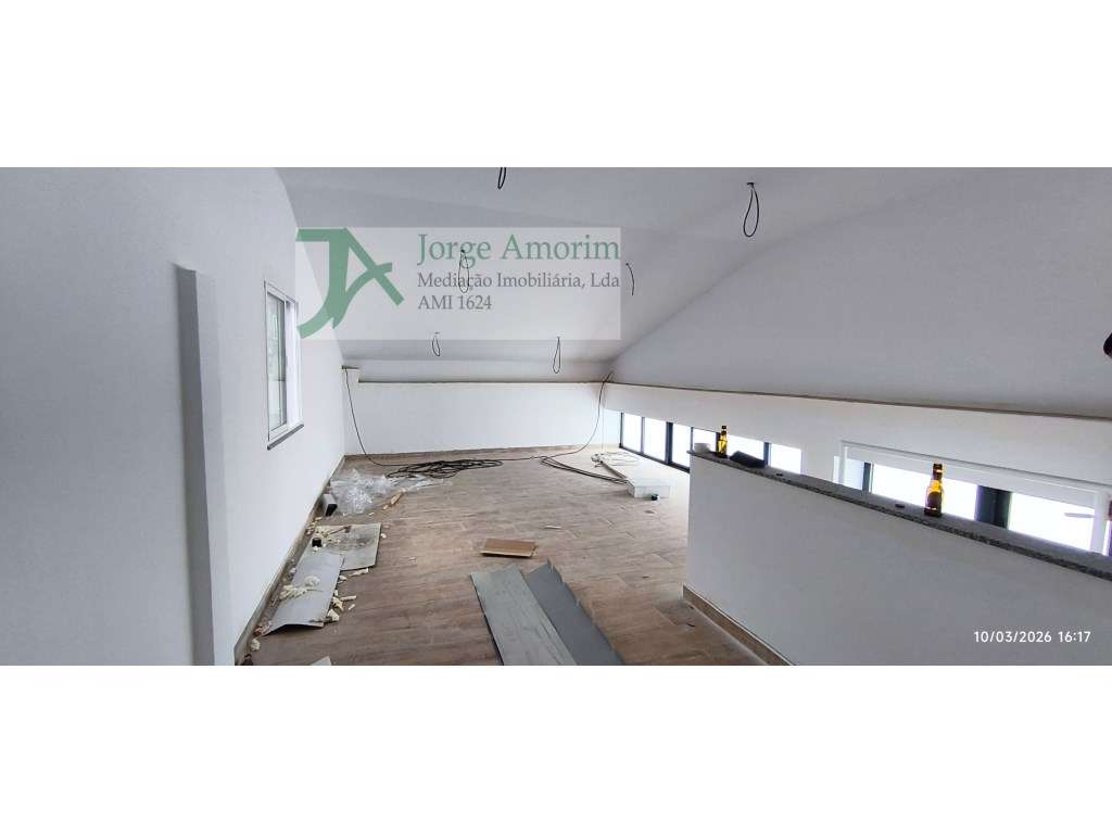 Armazém Industrial com 950 m² e Escritórios. Pé dto de 5.5 mt Cober... - Grande imagem: 5/7