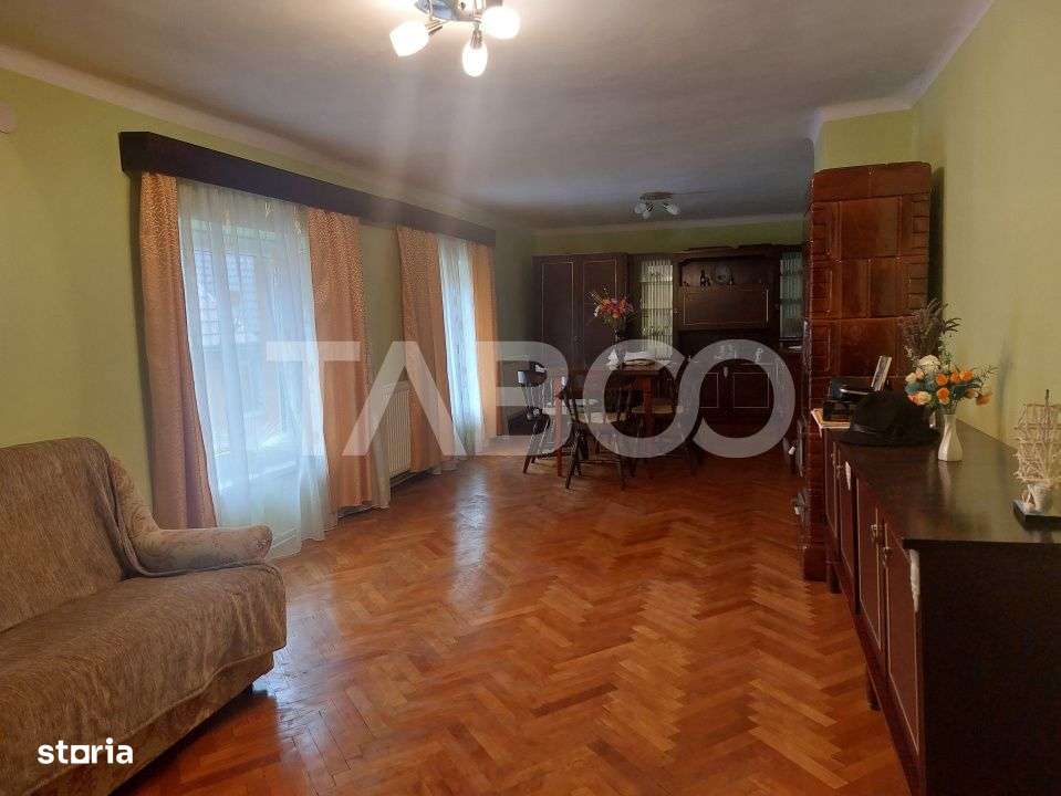 Apartament la casa 97 mpu 5 camere 2 bucatarii 3 bai gradina Cisnadie - Imagine principală: 5/19