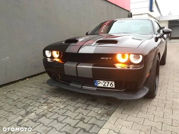 Dodge Challenger - 4