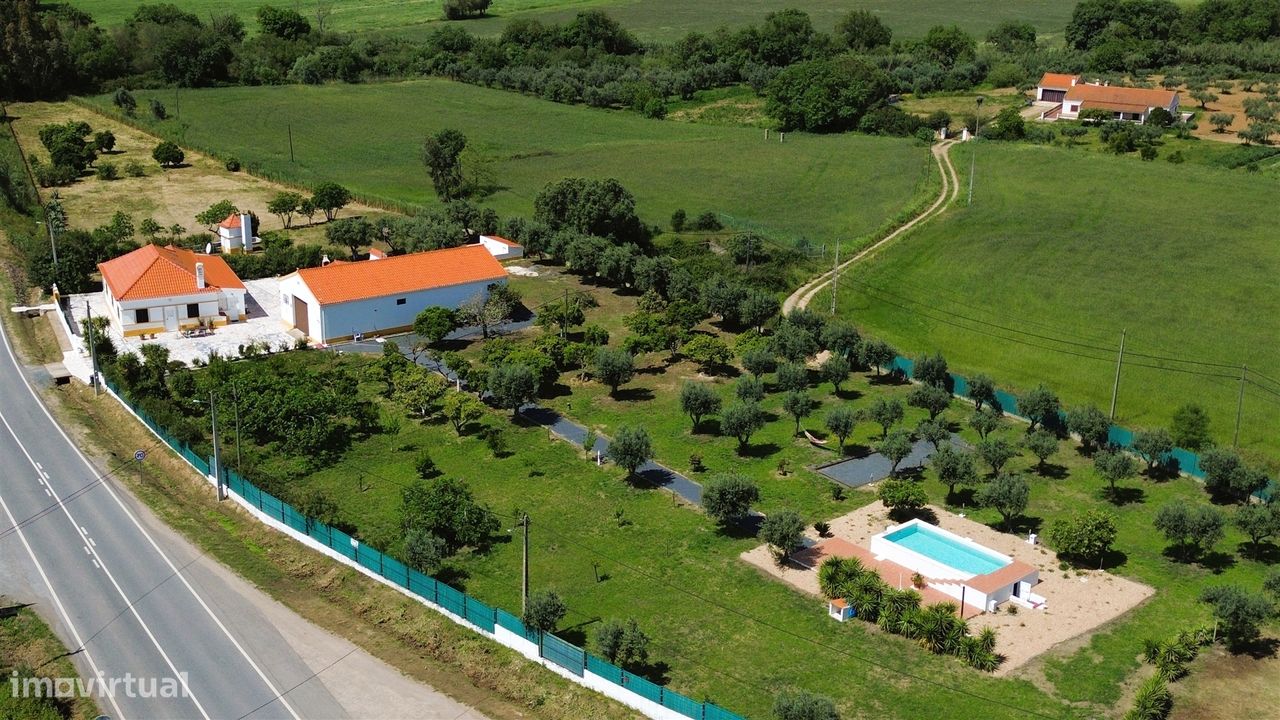Quinta c/ Moradia T5 c/ piscina, garagem e terreno de 10500m2,  Alvala - Grande imagem: 1/37