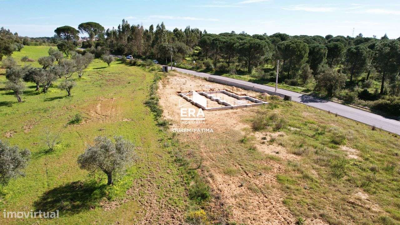 Terreno para Construção com Projeto Aprovado na Meia Via - Grande imagem: 2/18