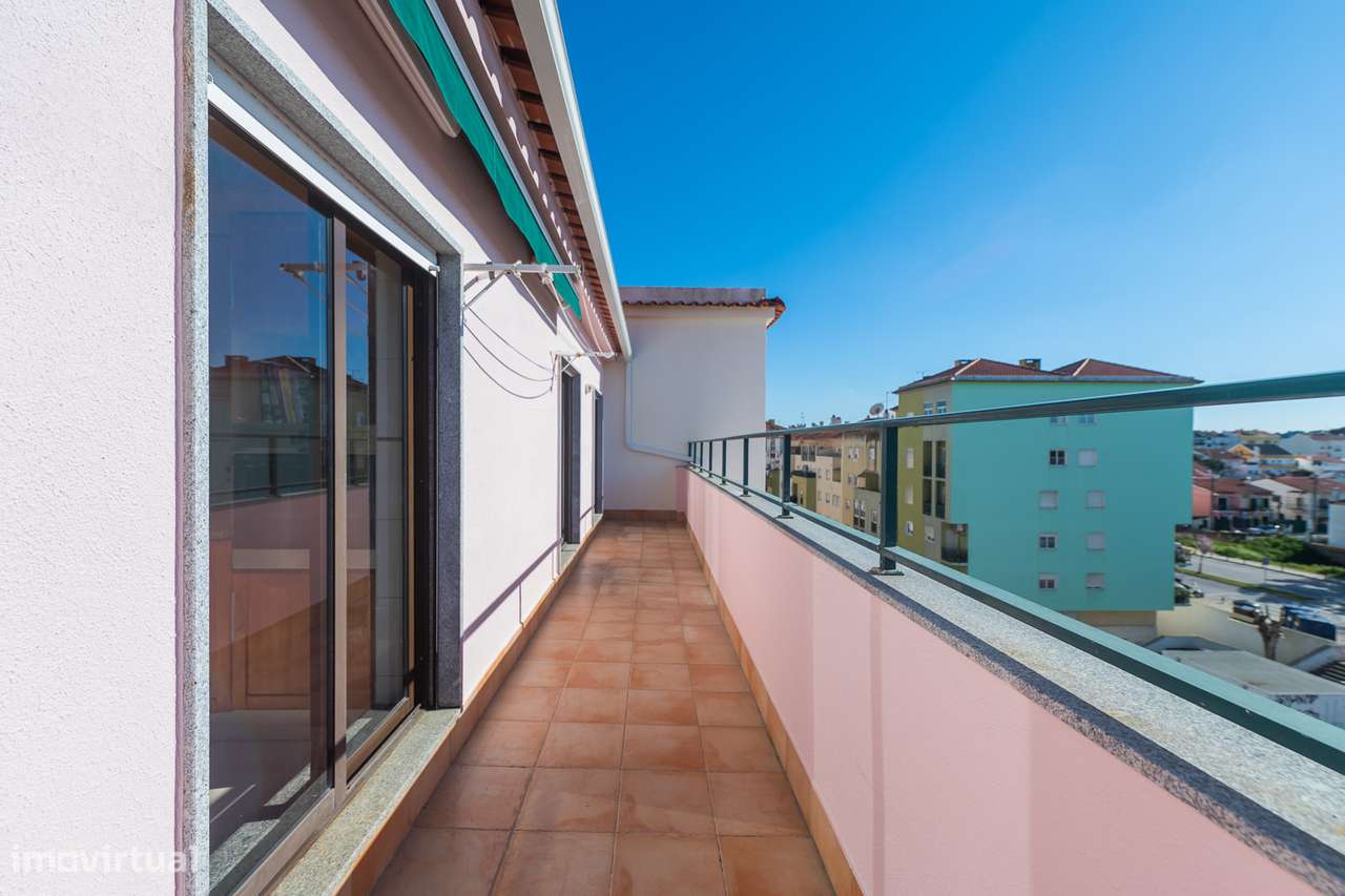 Apartamento T2 na Quinta do Conde com areas de 136m2-40