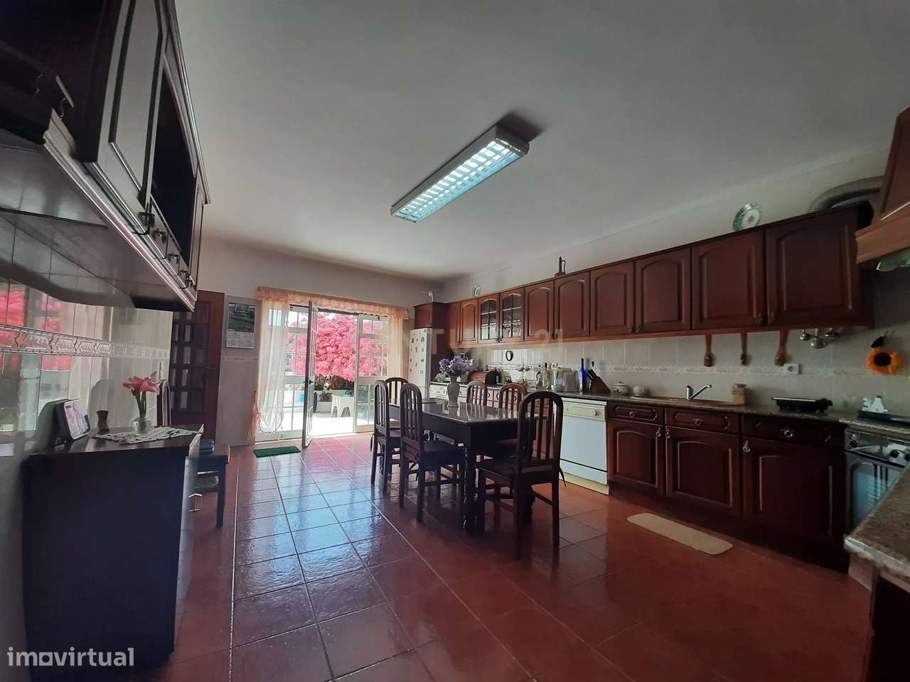 Espetacular Moradia T3 em Lousa com Garagem e Varandas-6